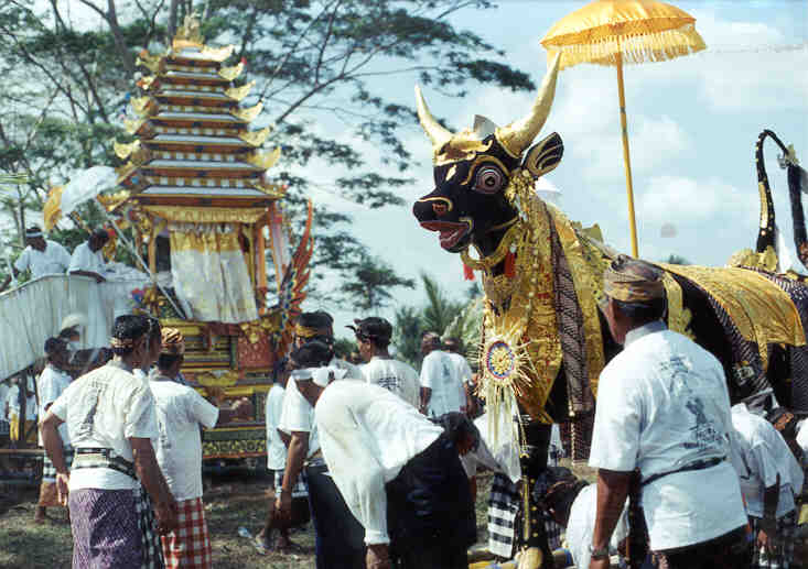 Funeral Procession on Bali, near Tanah Lot